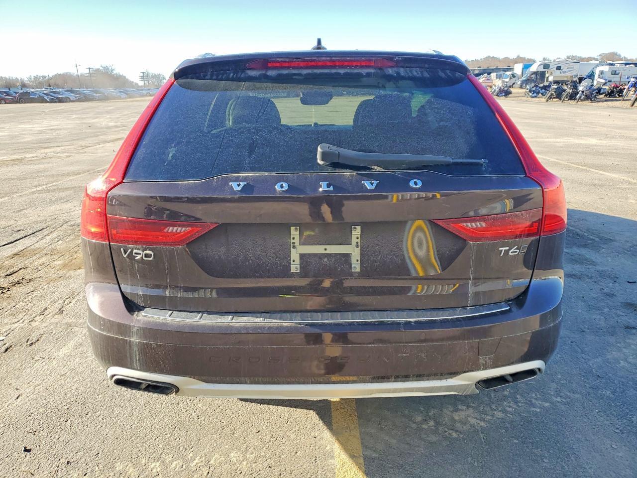 2017 Volvo V90 Cross Country T6 Inscription - Image 6