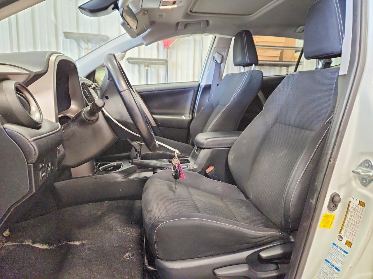 2017 Toyota Rav4 Xle - Image 7