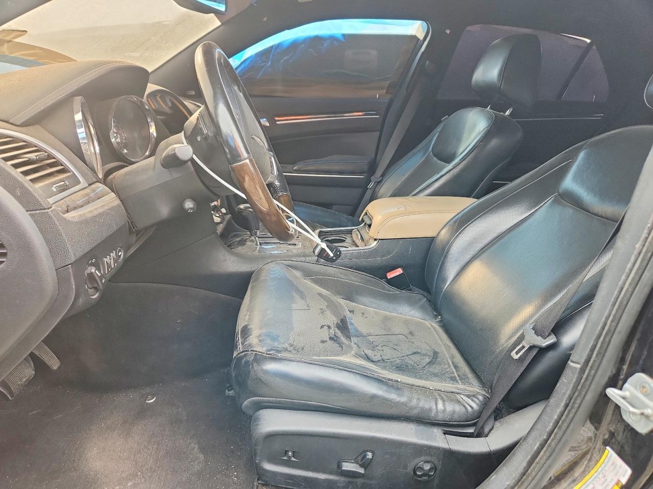 2011 Chrysler 300C - Фото 7