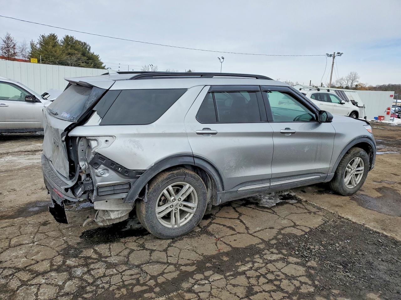 2020 Ford Explorer Xlt - Фото 3