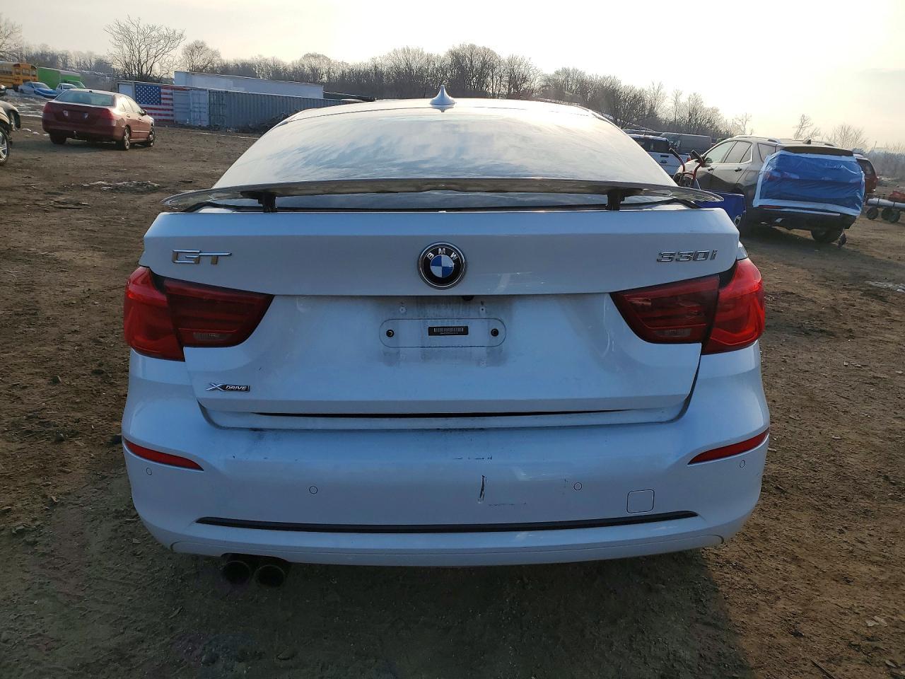 2017 BMW 330 Xigt - Фото 6