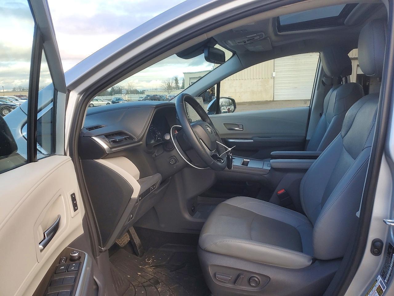 2021 Toyota Sienna Limited - Фото 7