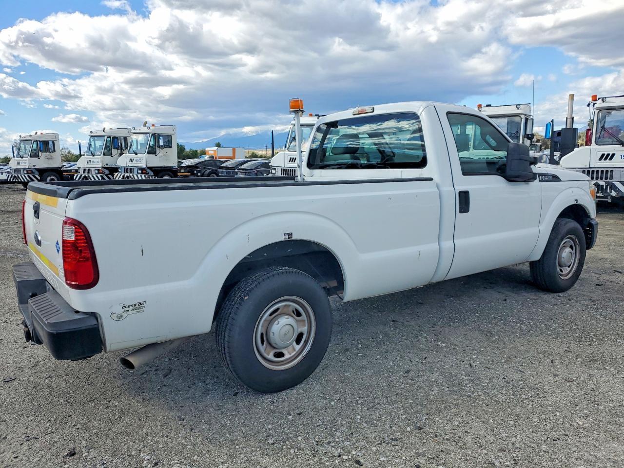 2013 Ford F-250 Sd * R & D- Cln Title- Pri Fleet * - Image 3
