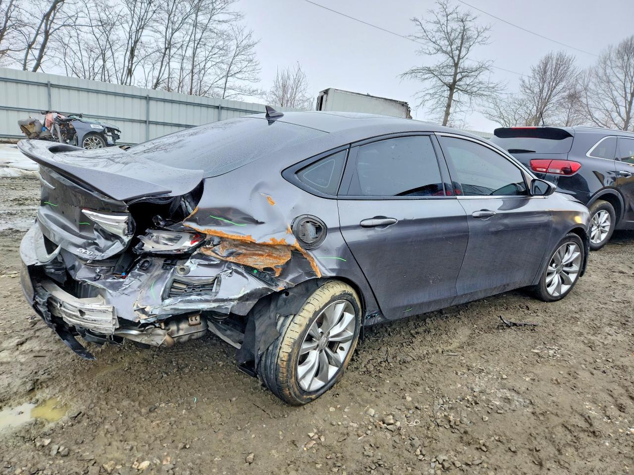 2015 Chrysler 200 S - Image 3