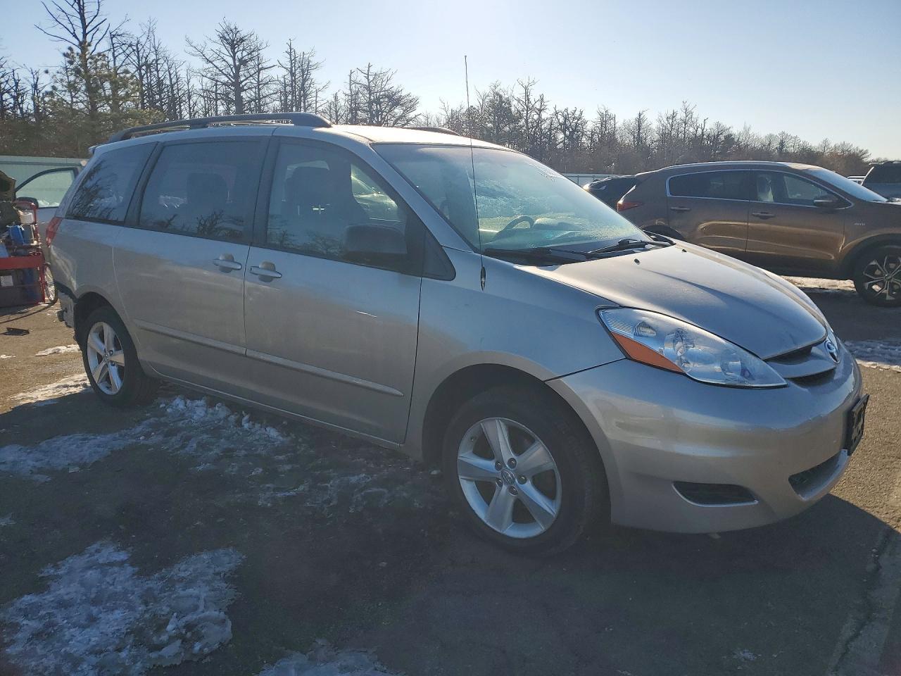 2007 Toyota Sienna Ce - Image 4