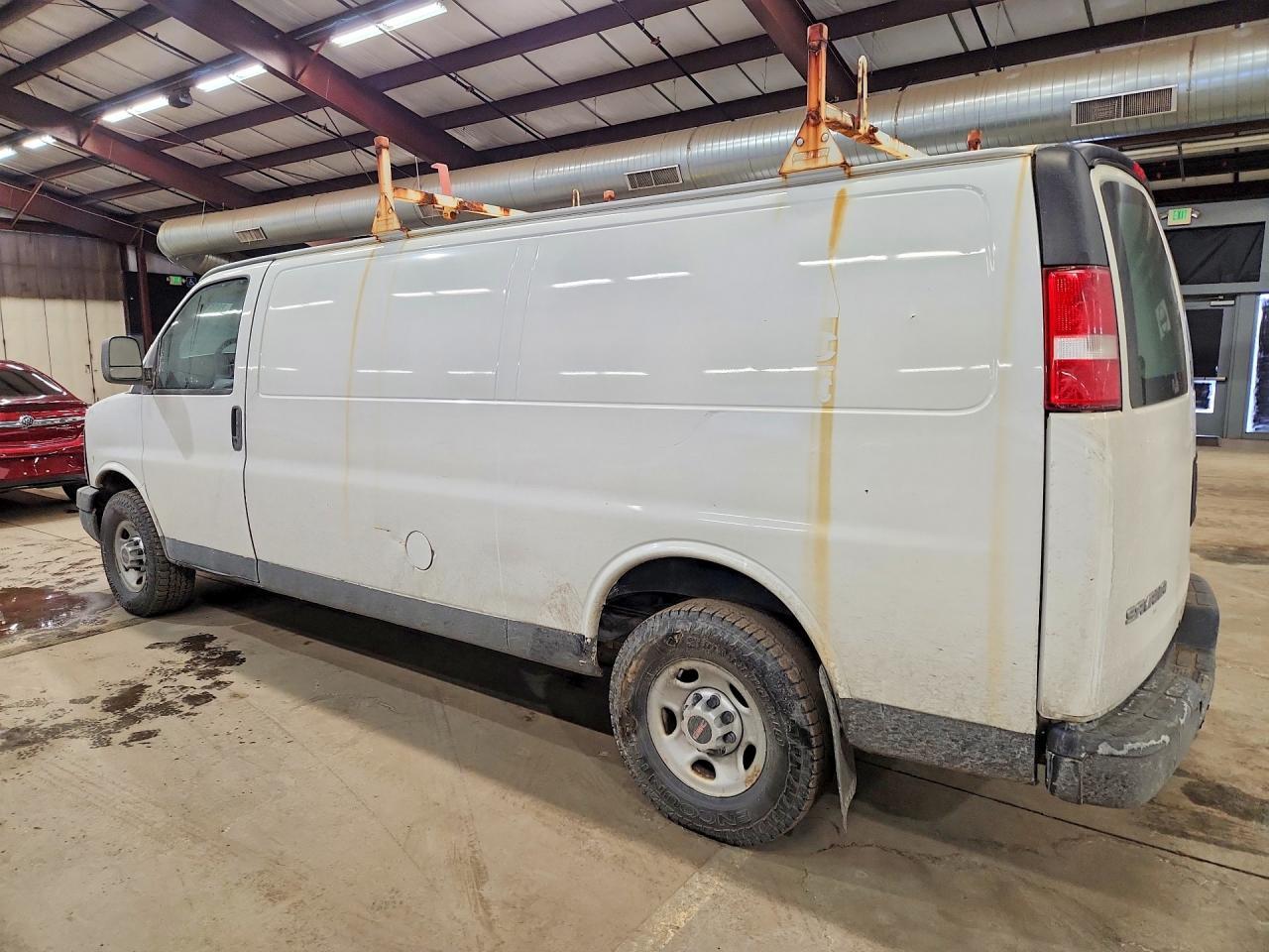 2012 GMC Savana G2500 - Фото 2