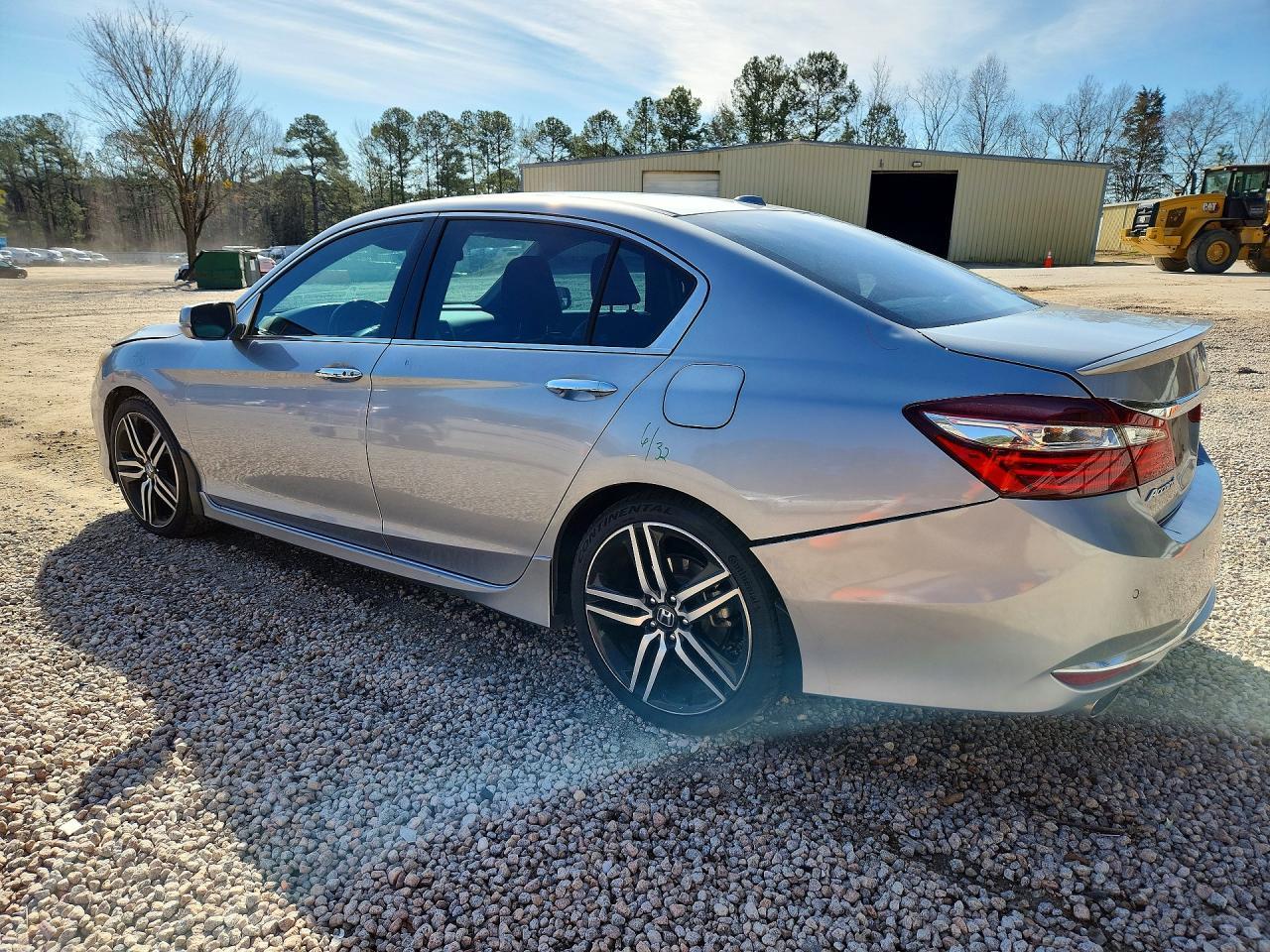 2017 Honda Accord Touring - Фото 2