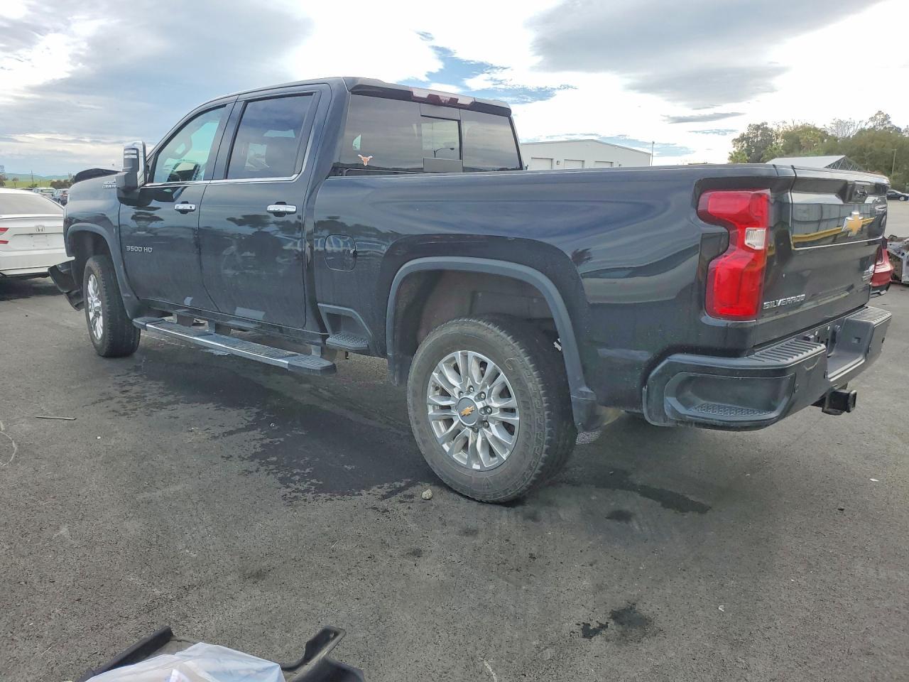 2022 Chevrolet Silverado K3500 High Country - Фото 2