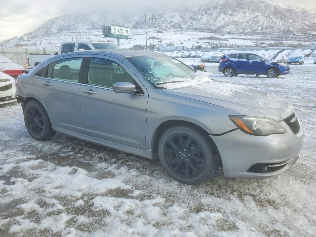 2014 Chrysler 200 Touring - Фото 4