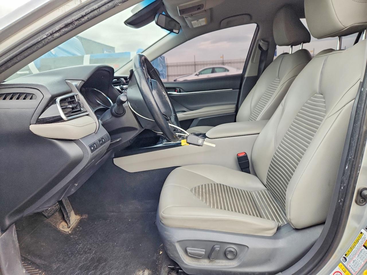 2018 Toyota Camry Se - Image 7