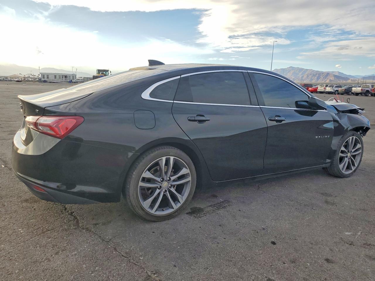 2022 Chevrolet Malibu Lt - Image 3