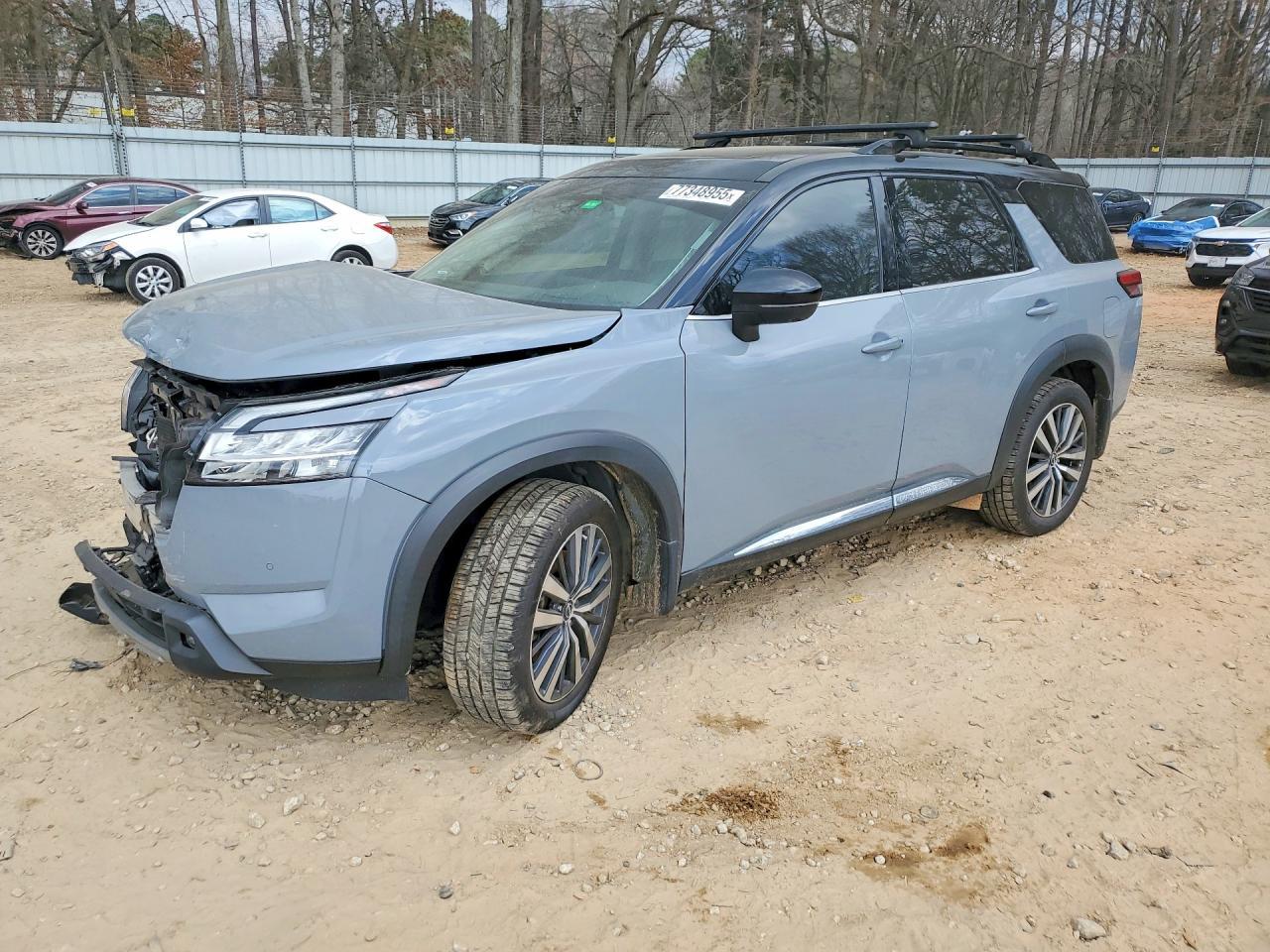 2022 Nissan Pathfinder Platinum