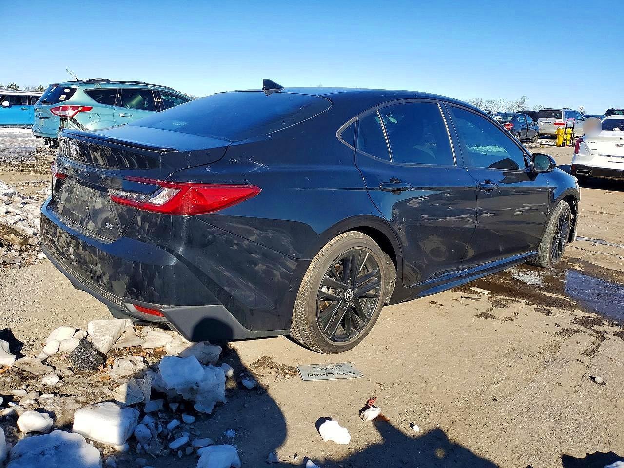 2025 Toyota Camry Se - Image 3