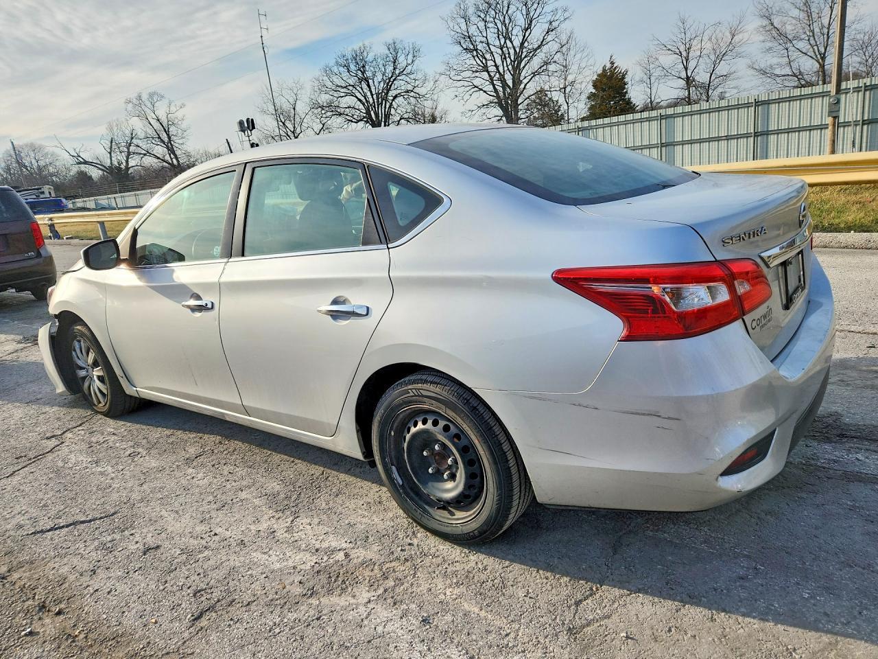 2018 Nissan Sentra S - Фото 2