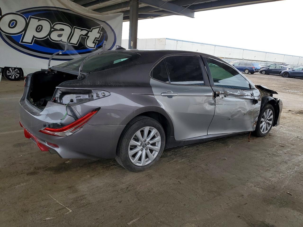 2019 Toyota Camry L - Фото 3
