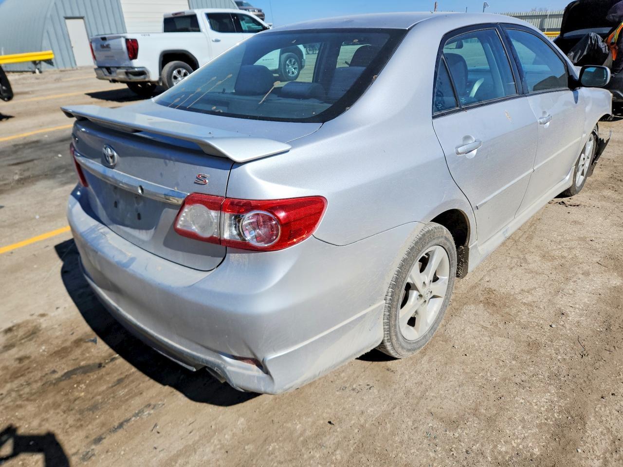 2011 Toyota Corolla S - Фото 3