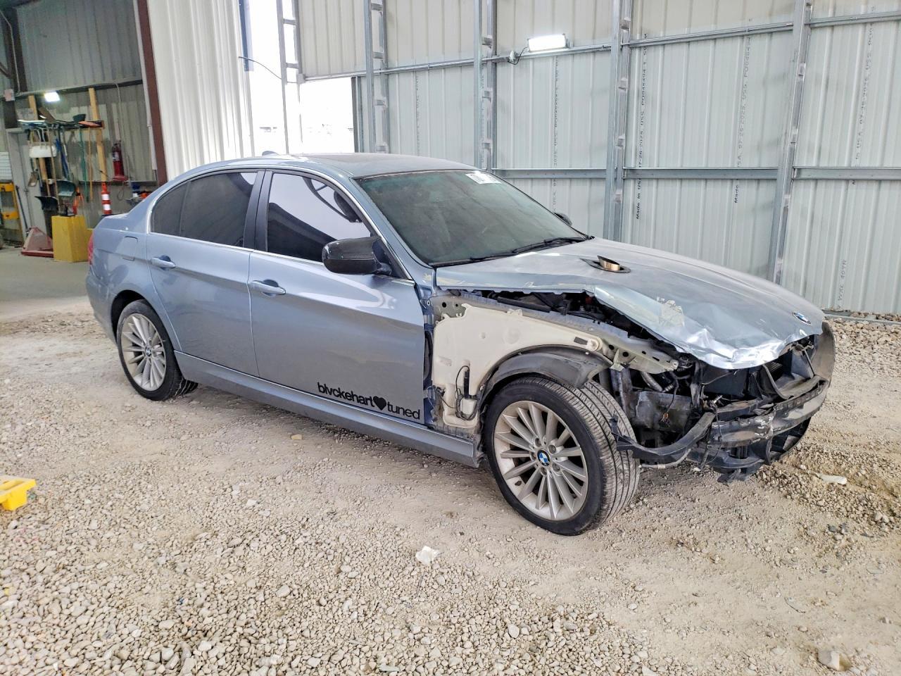 2010 BMW 335 Xi - Image 4