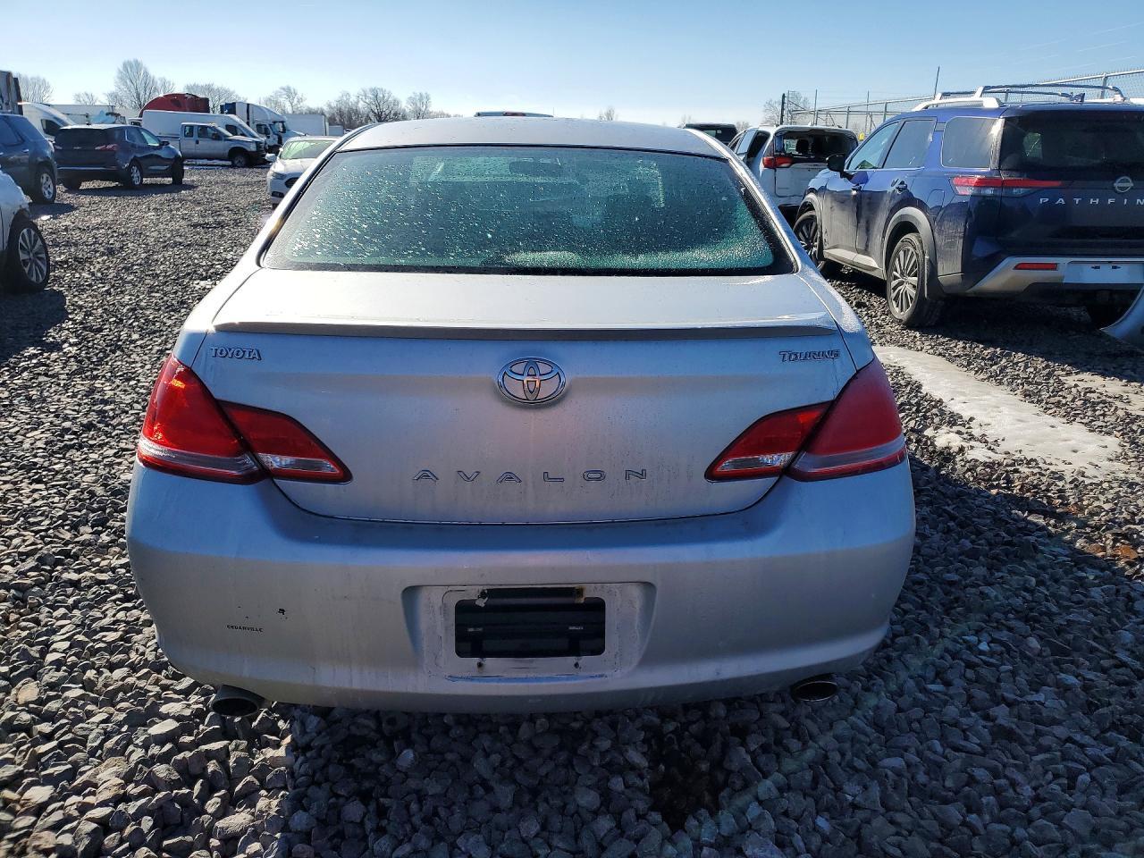 2006 Toyota Avalon Touring - Image 6