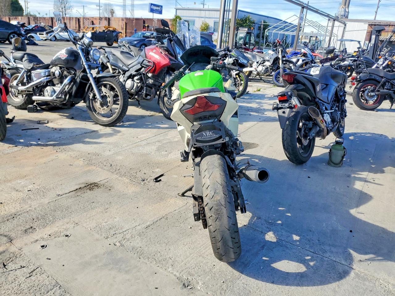 2022 Kawasaki Ex400 - Фото 4