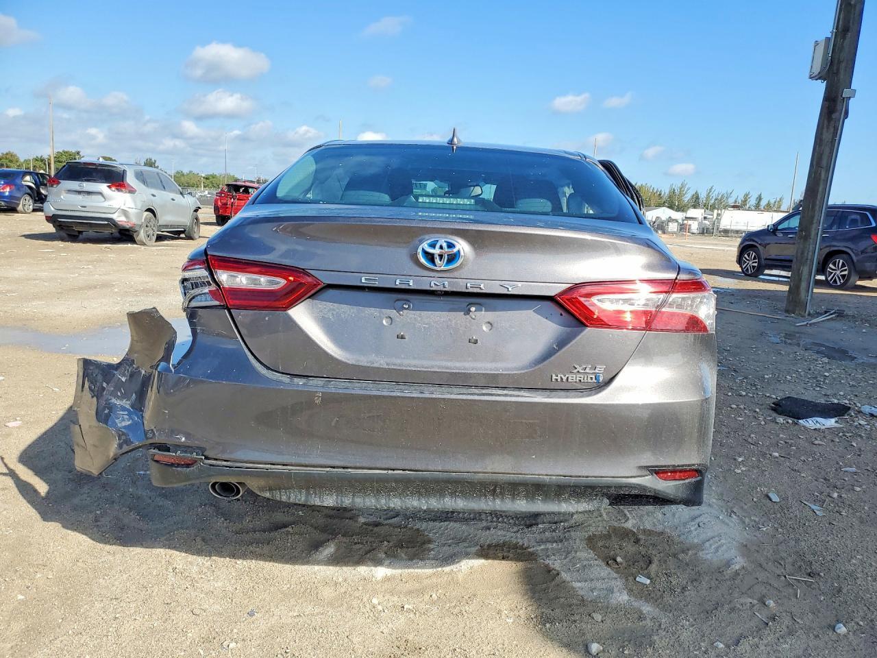 2020 Toyota Camry Xle - Image 6