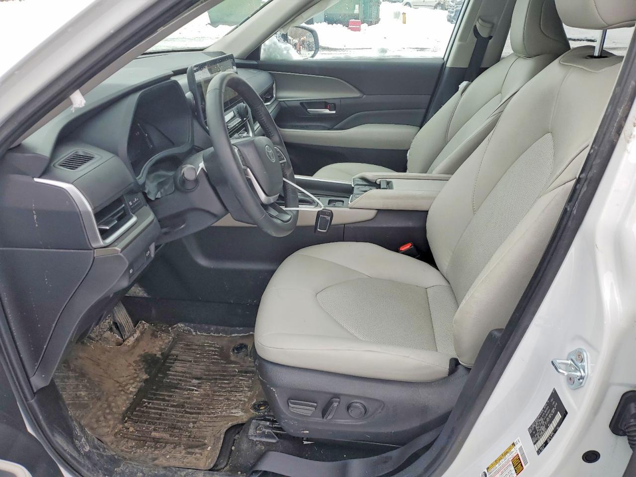 2025 Toyota Grand Highlander Le - Фото 7