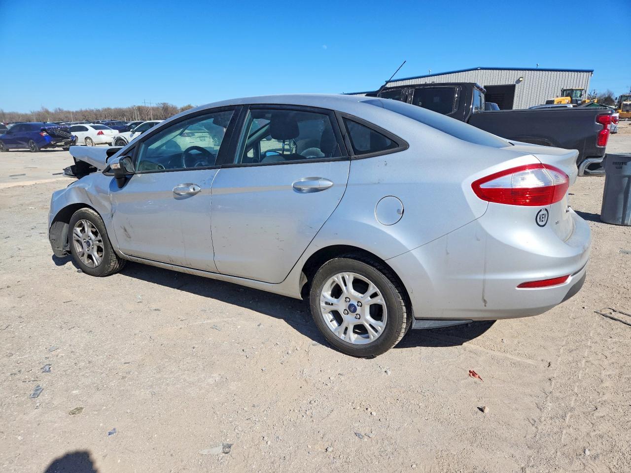 2016 Ford Fiesta Se - Фото 2