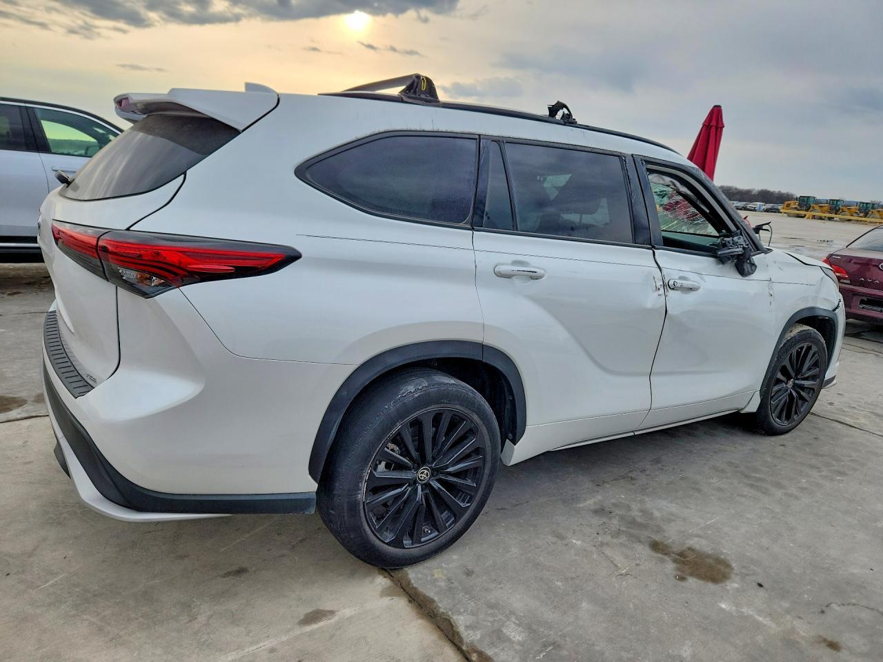 2023 Toyota Highlander L - Фото 5