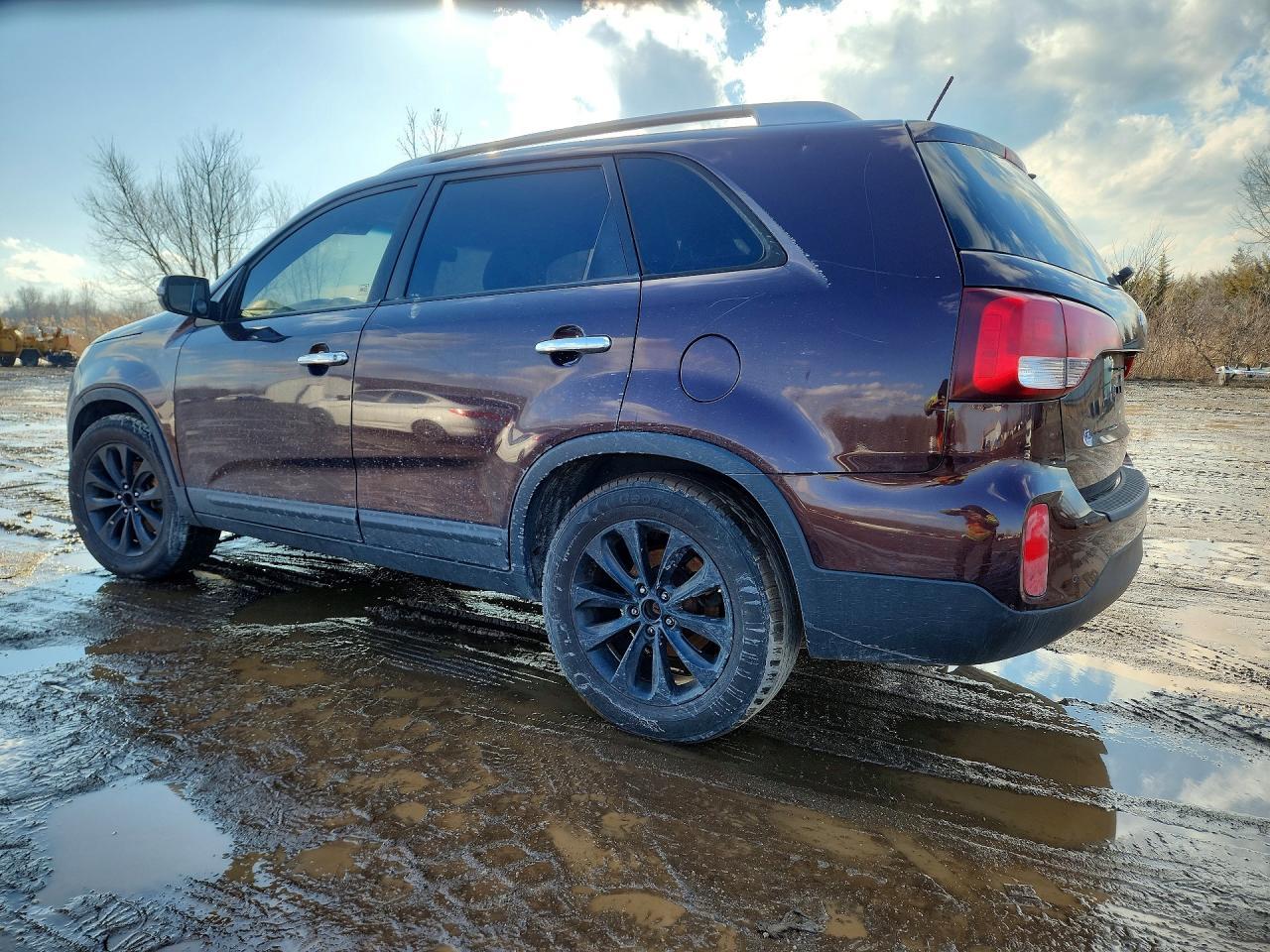 2015 Kia Sorento Lx - Image 2