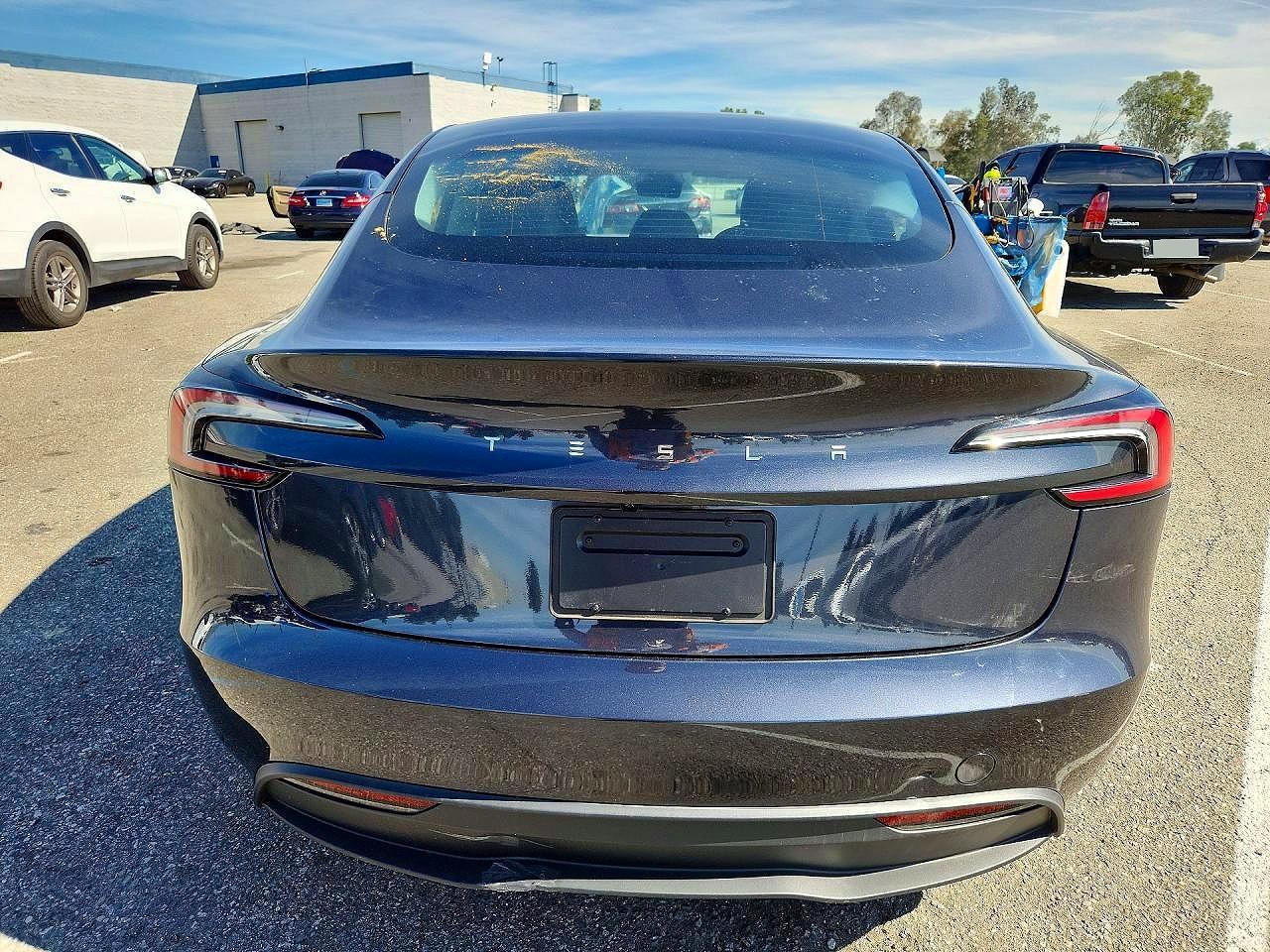 2025 Tesla Model 3 - Фото 6