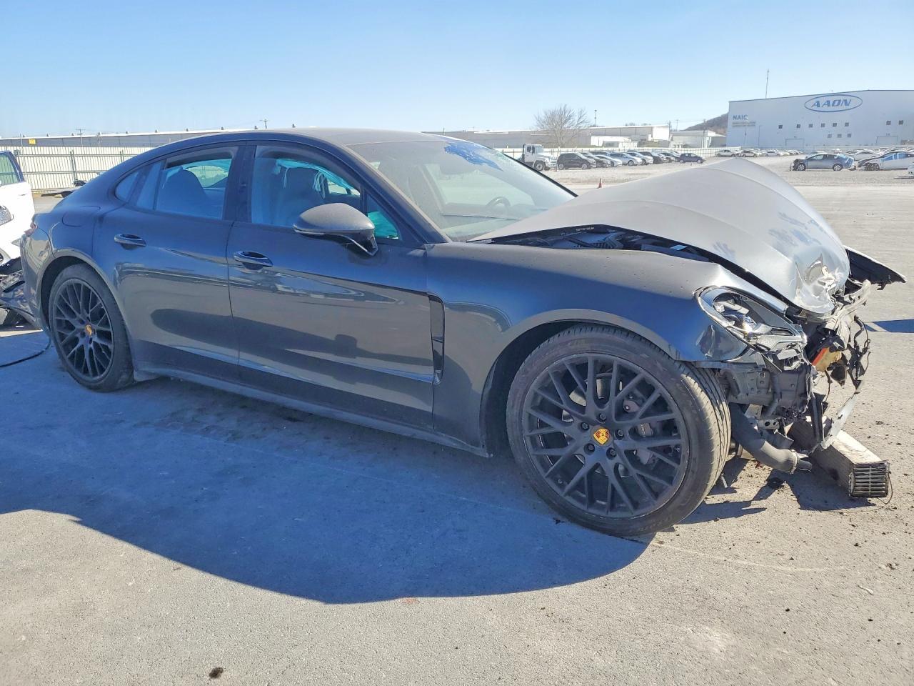 2017 Porsche Panamera - Image 4