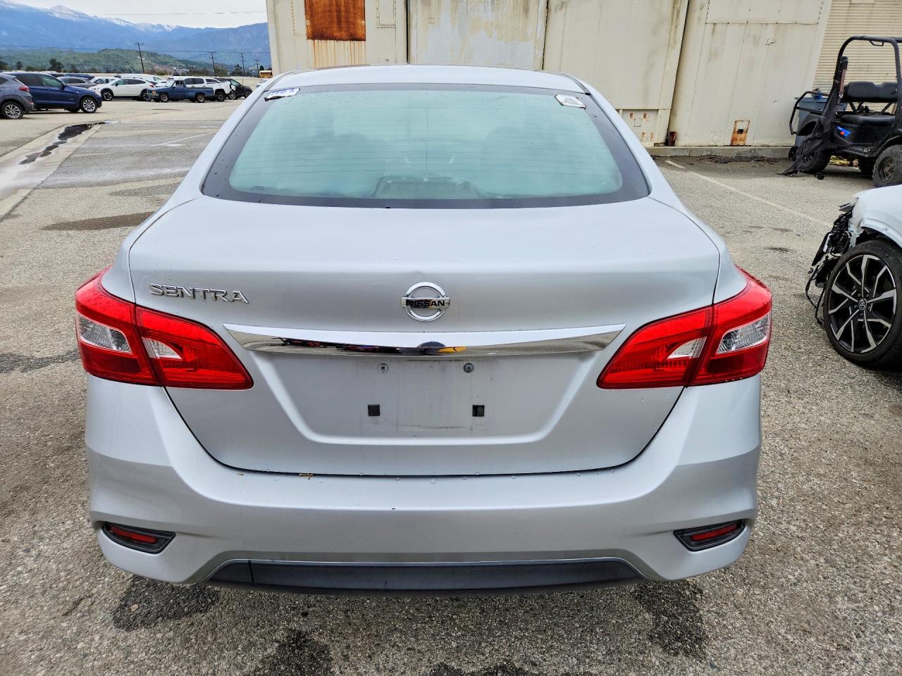 2017 Nissan Sentra S - Фото 6