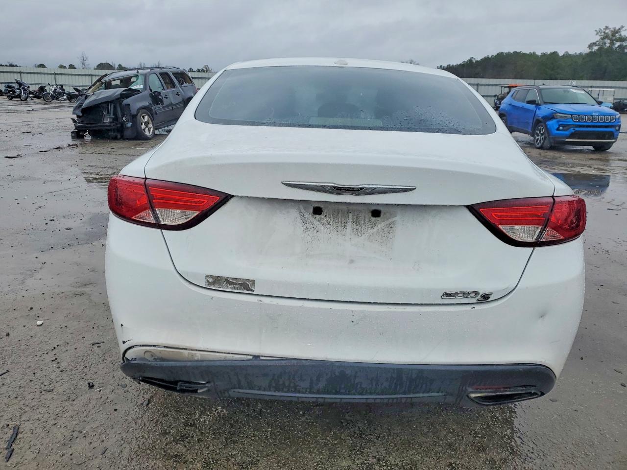 2015 Chrysler 200 S - Image 6