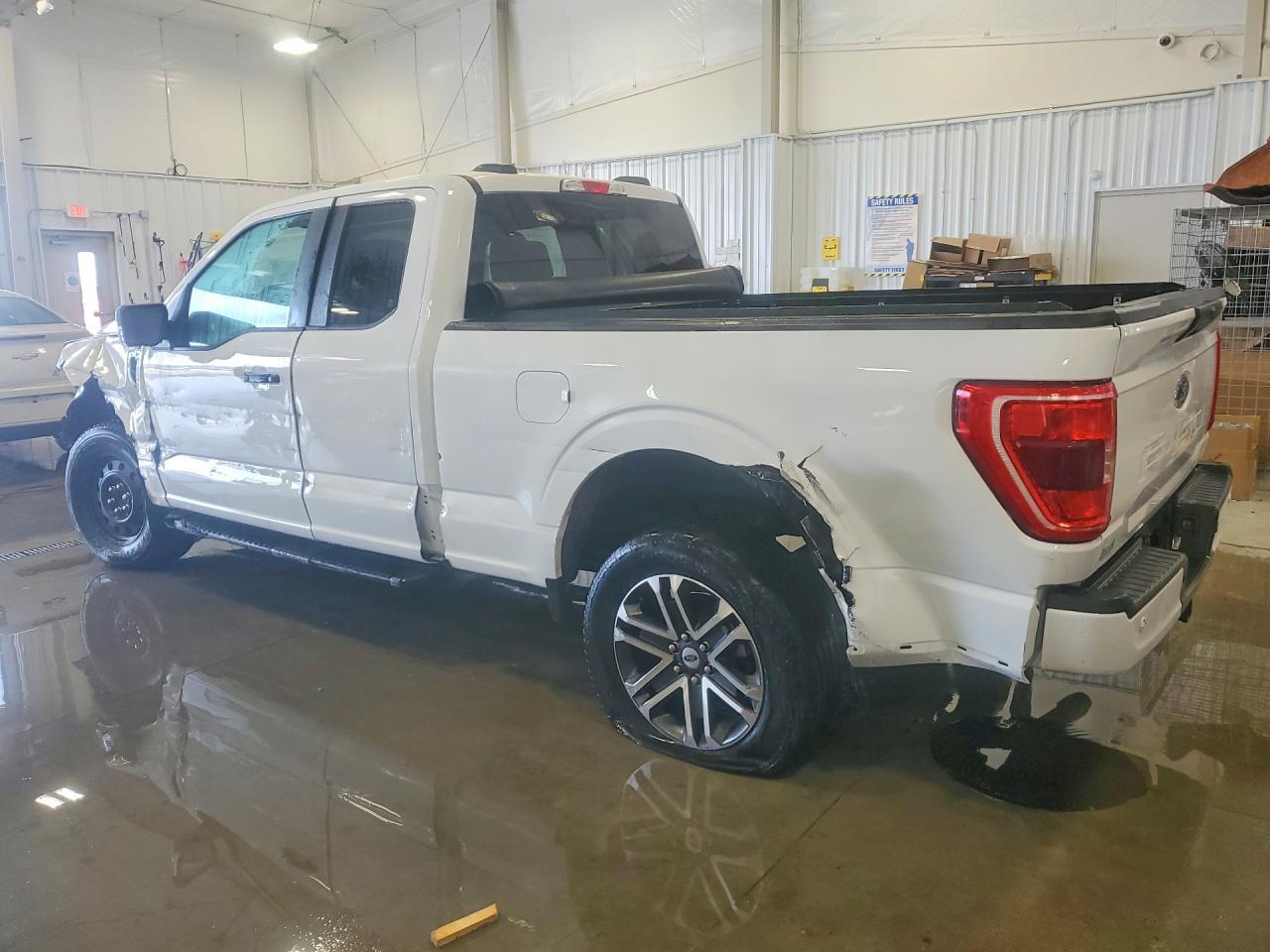 2021 Ford F150 Super Cab - Фото 2