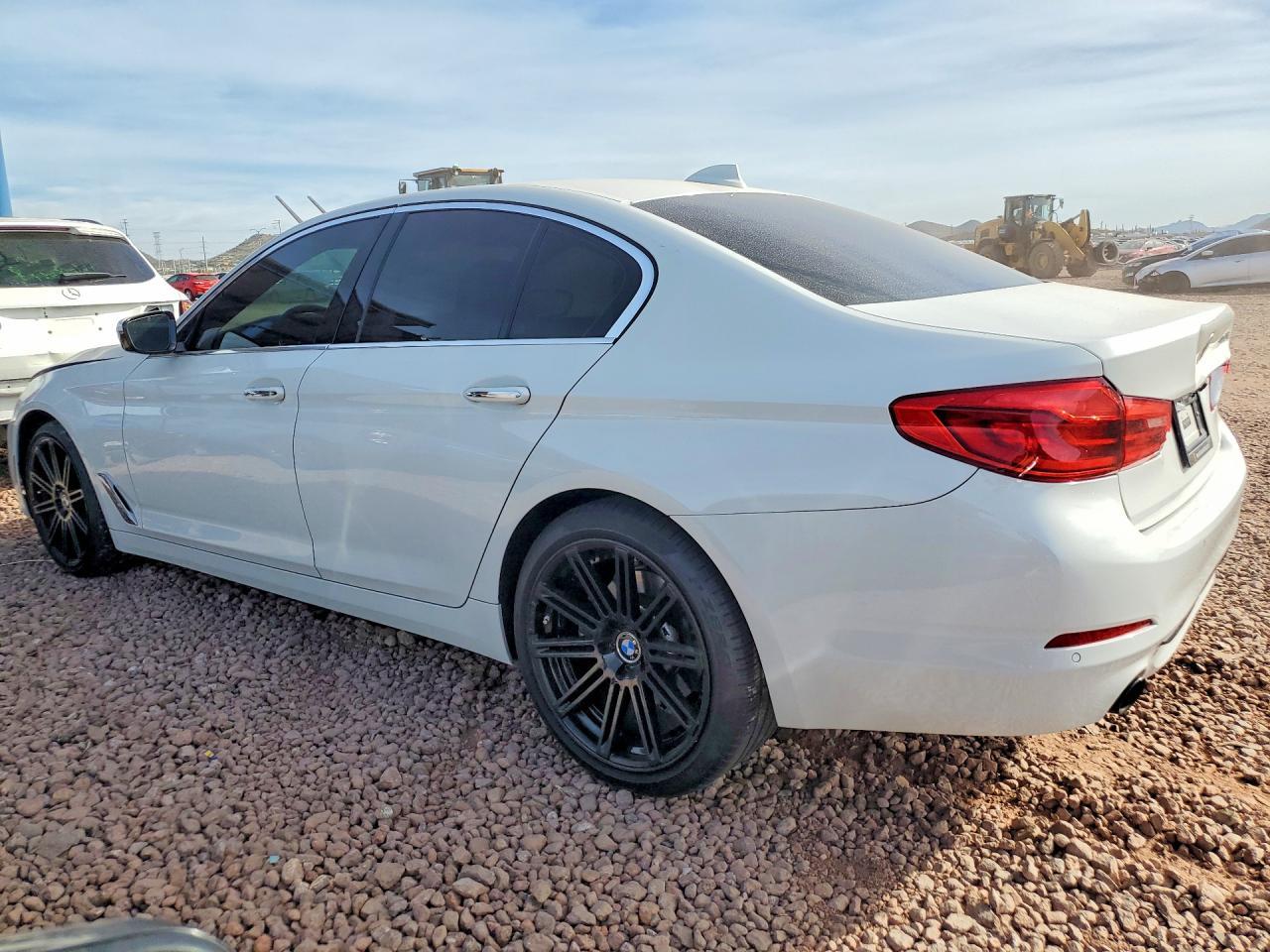 2017 BMW 530 I - Фото 2