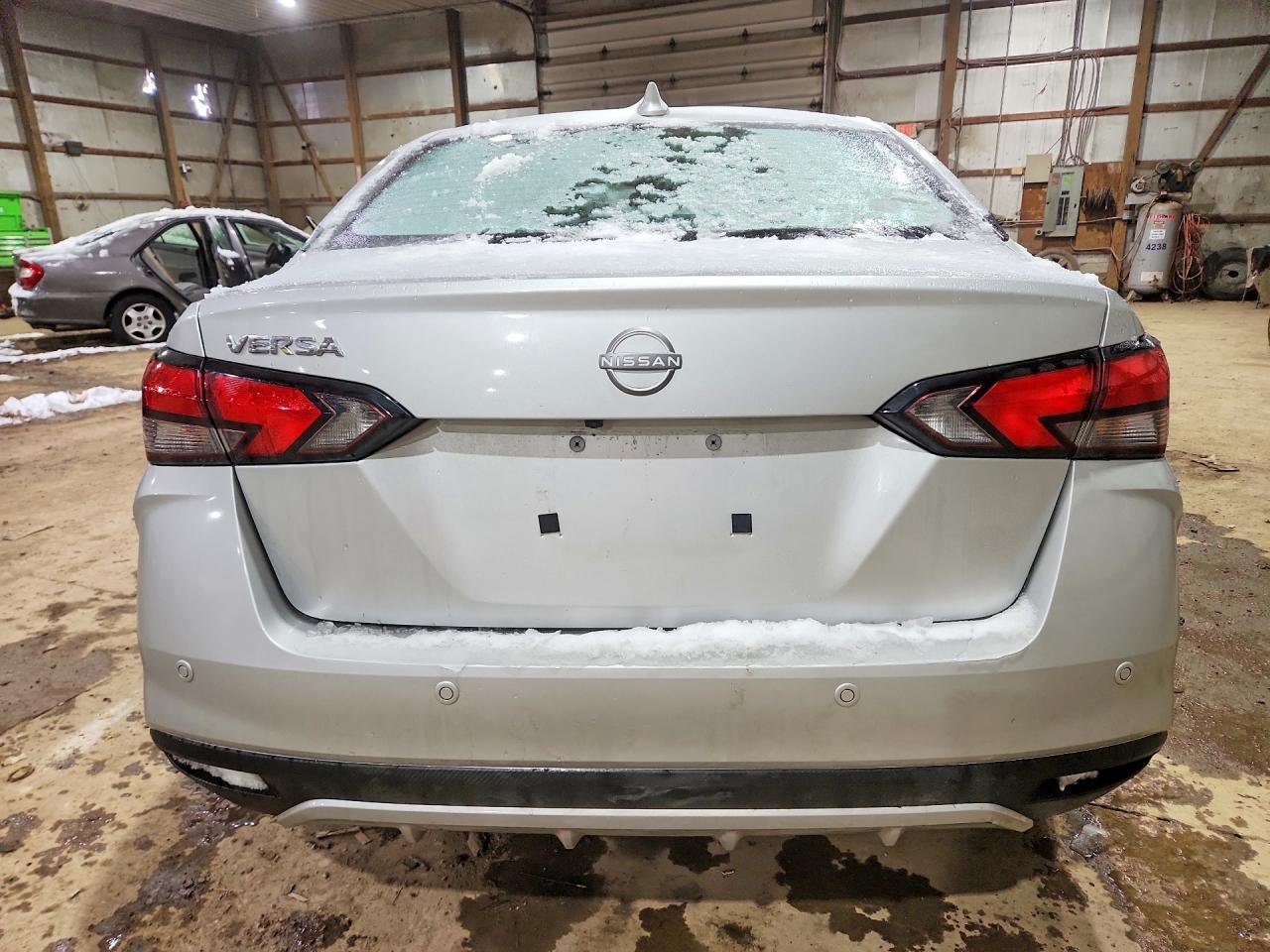 2025 Nissan Versa Sv - Фото 6