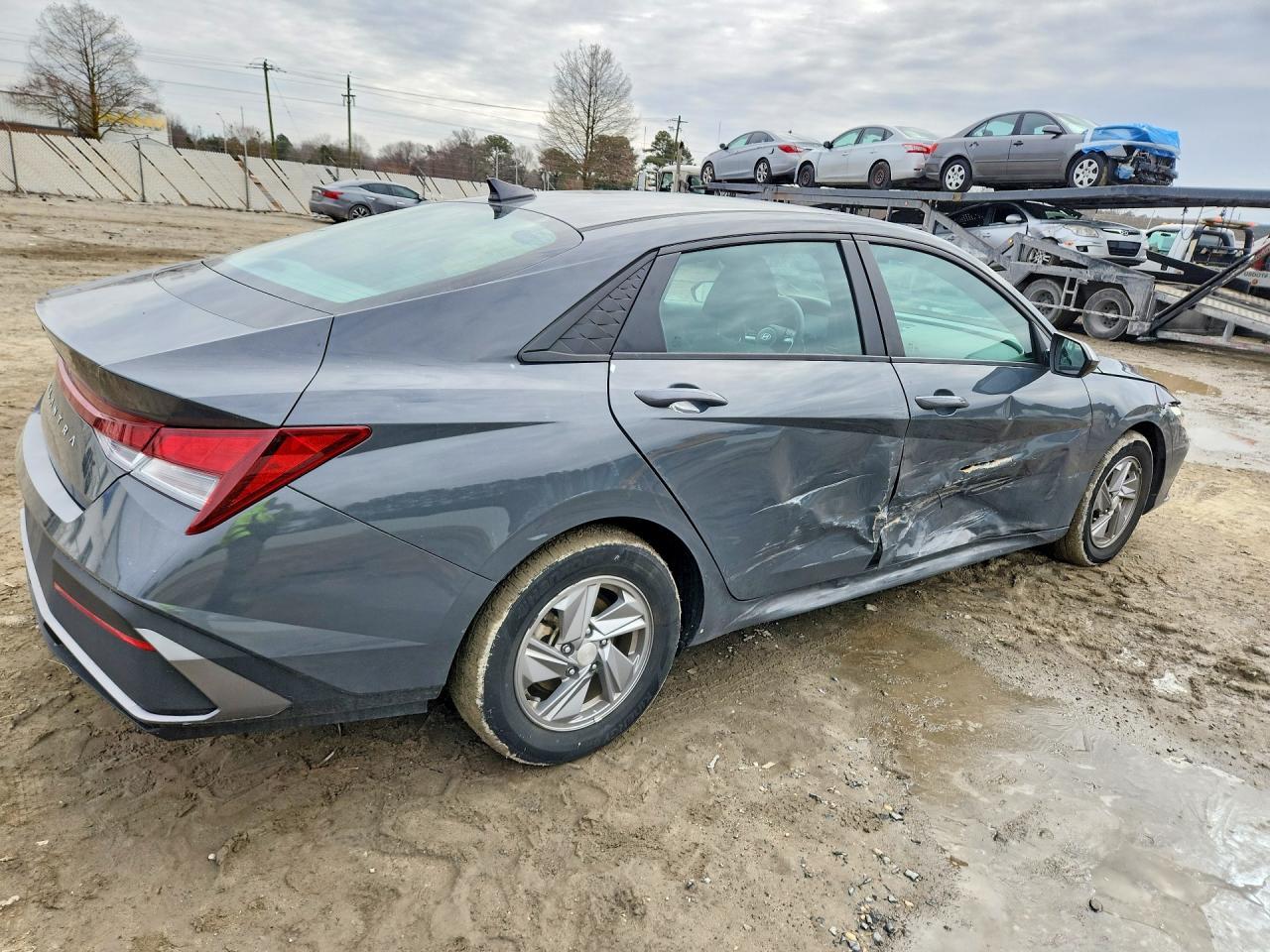 2024 Hyundai Elantra Se - Фото 3