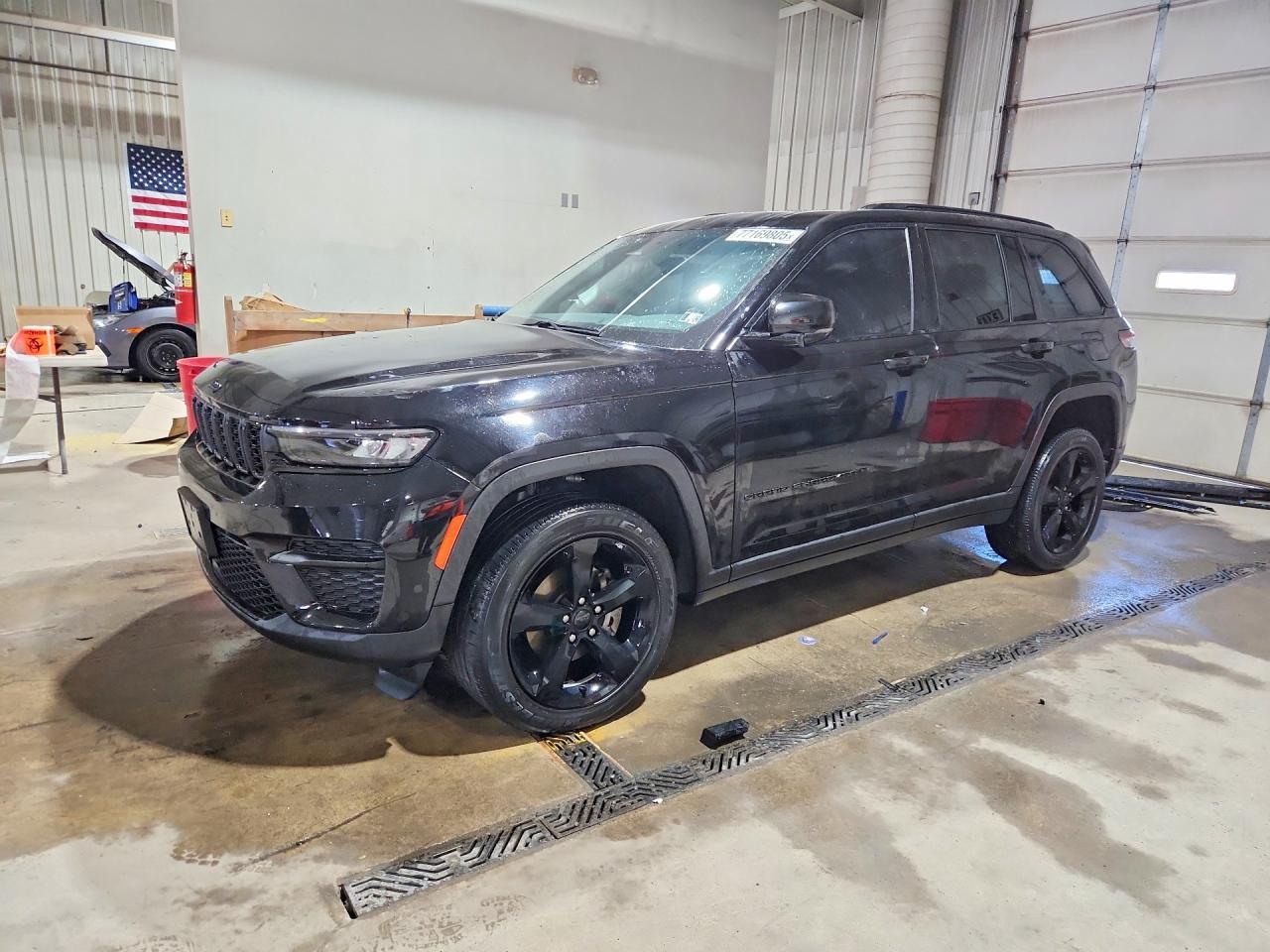 2023 Jeep Grand Cherokee Laredo