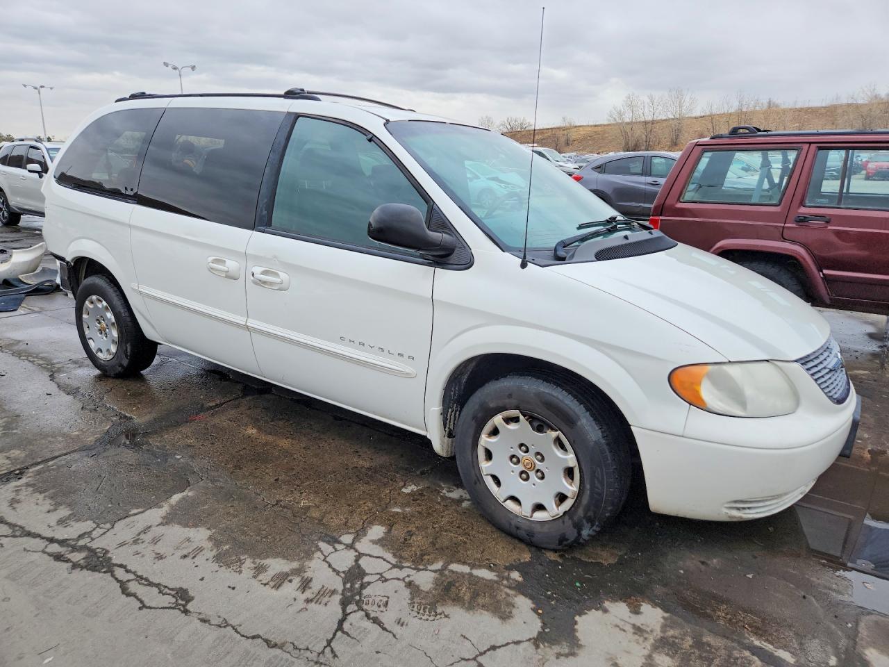2001 Chrysler Town & Country Lx - Фото 4