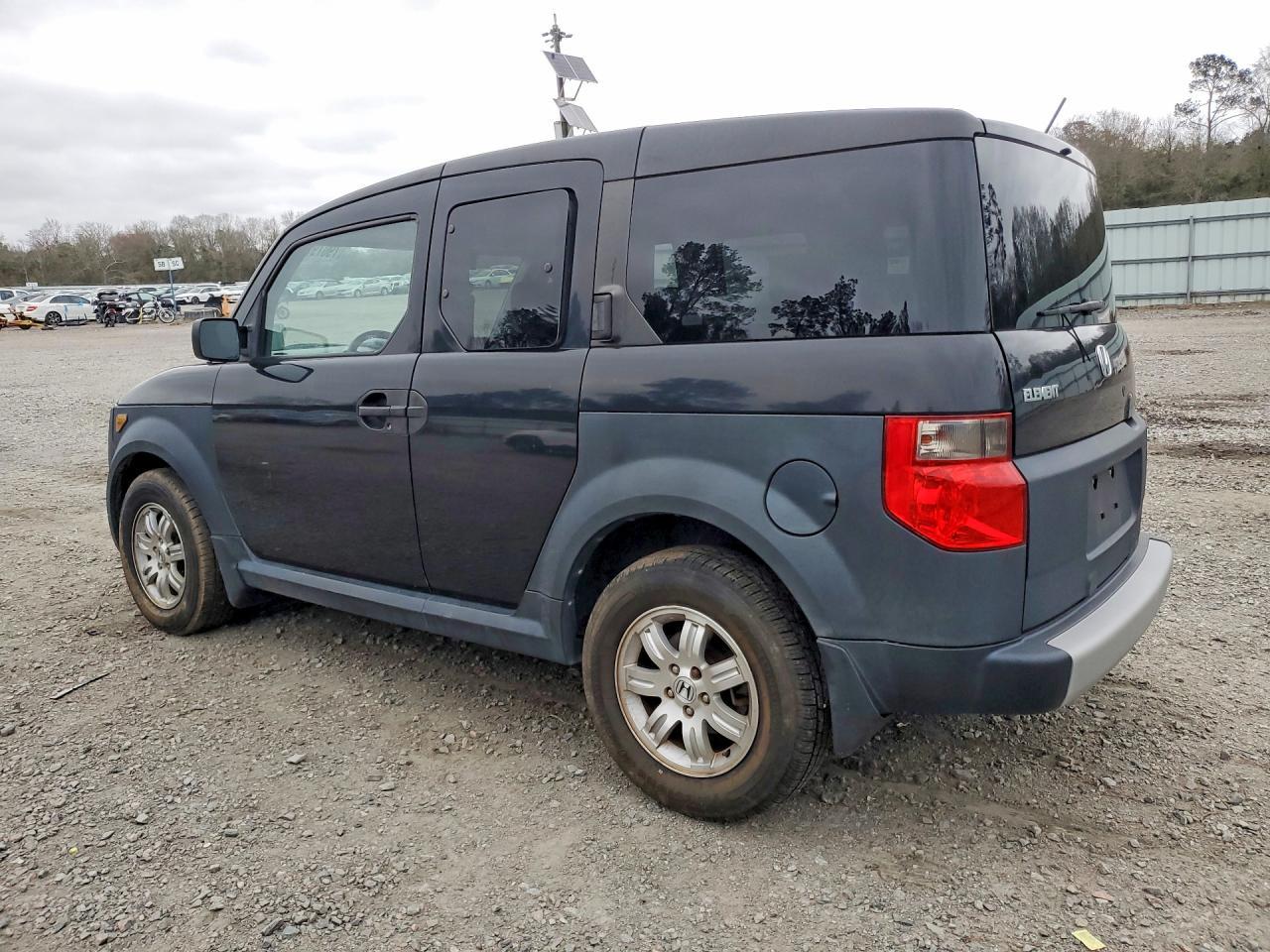 2006 Honda Element Ex - Image 2