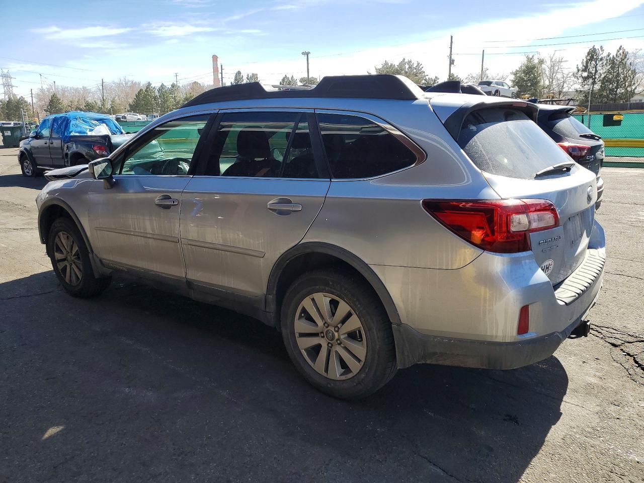 2017 Subaru Outback 2.5I Premium - Image 2