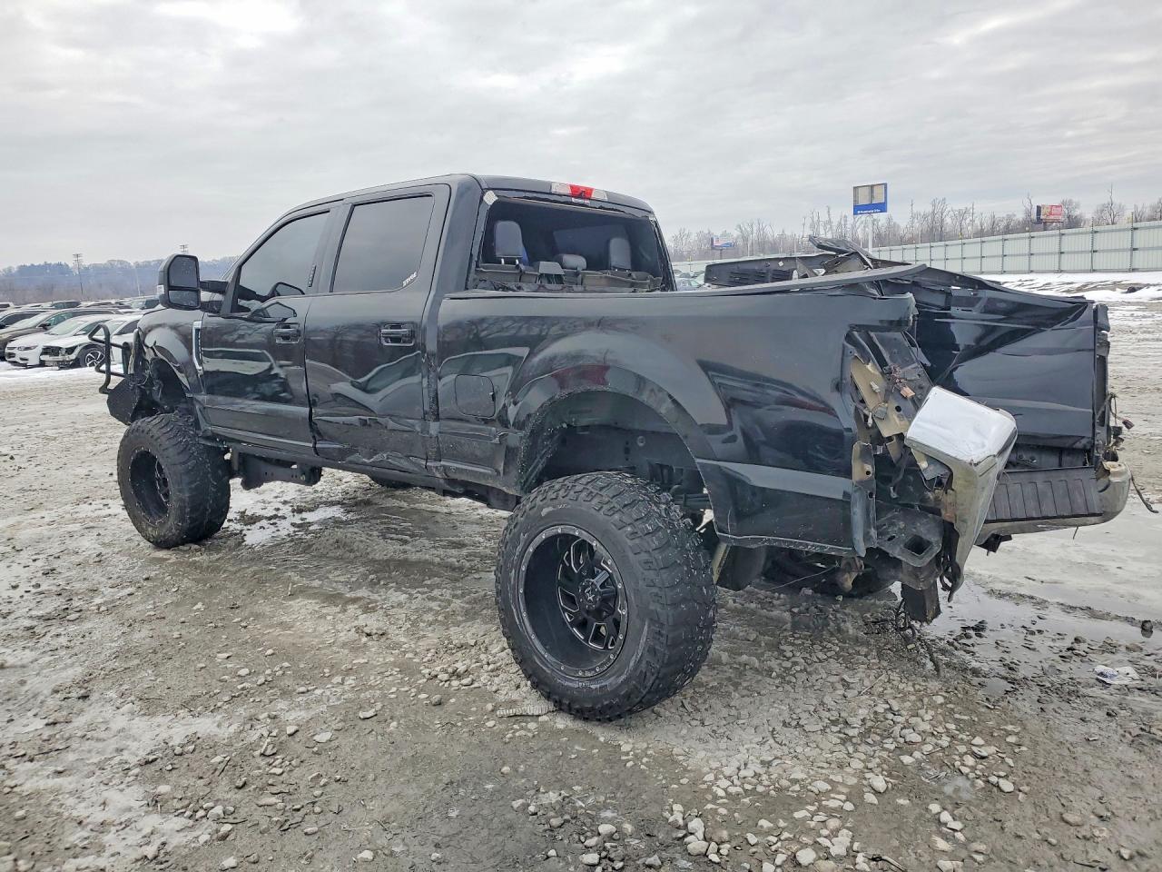 2017 Ford F250 Super Duty - Фото 2