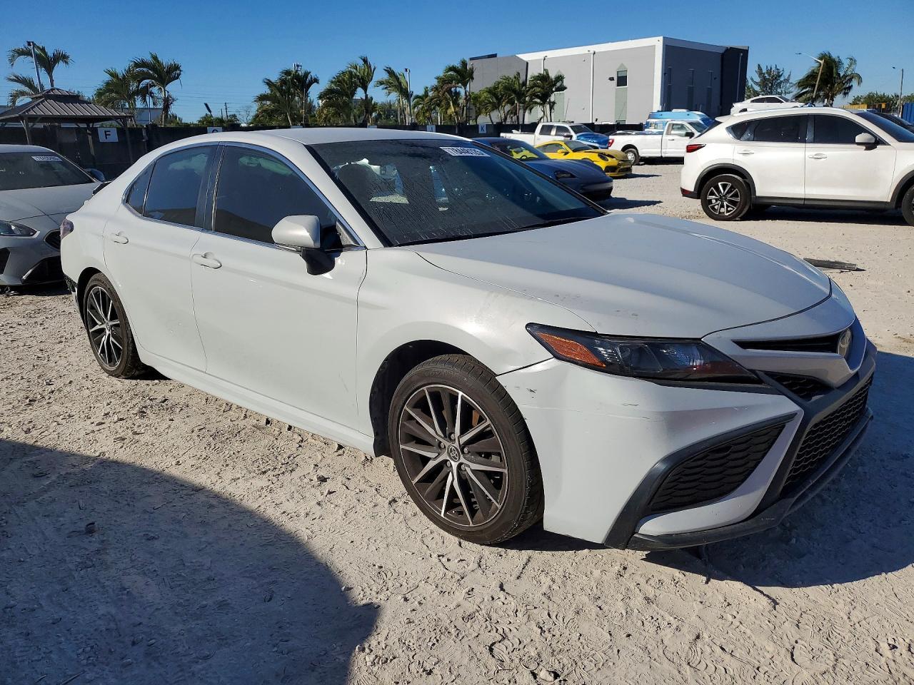 2024 Toyota Camry Se - Image 4
