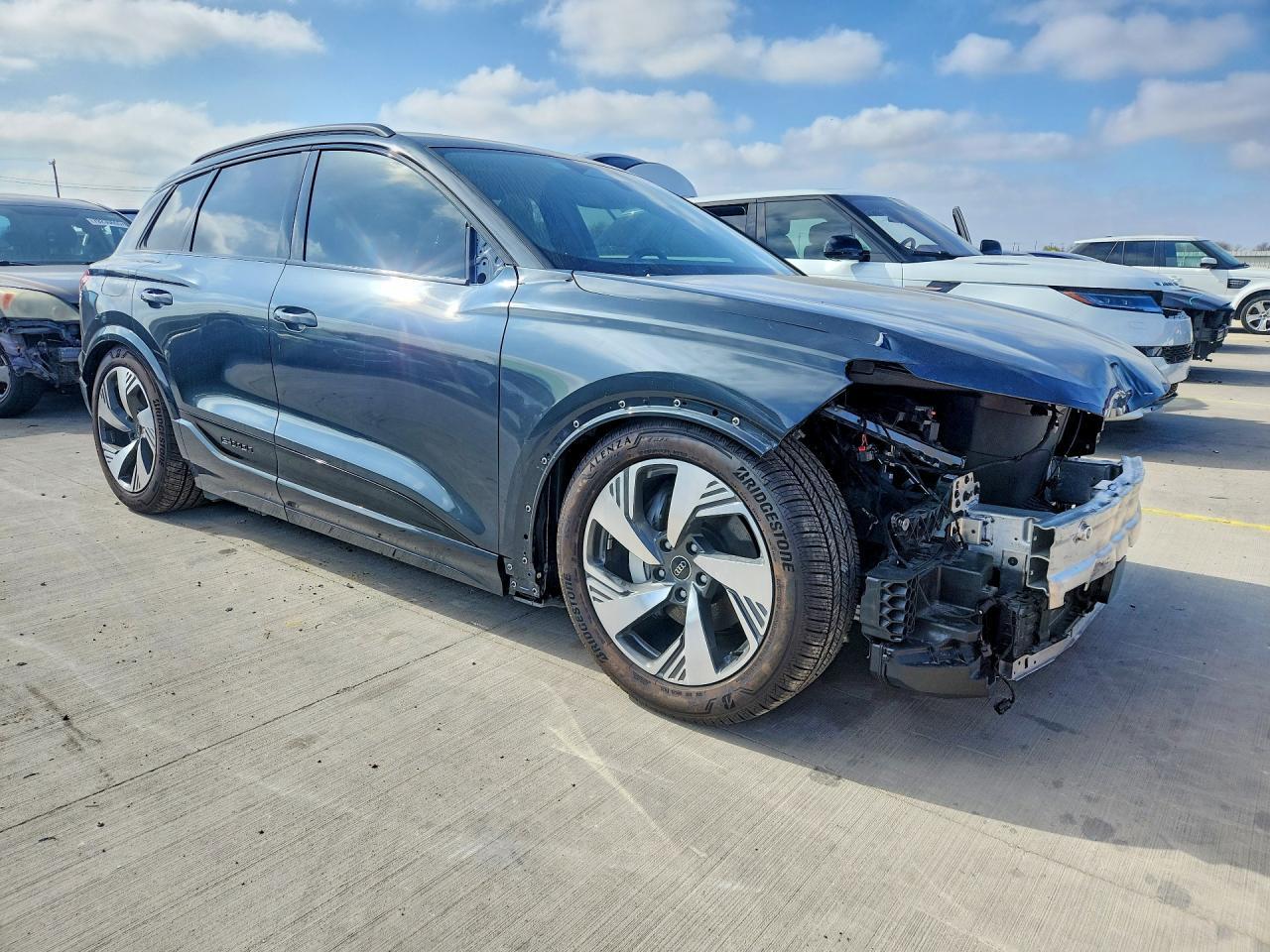 2025 Audi Q6 E-Tron Prestige - Фото 4