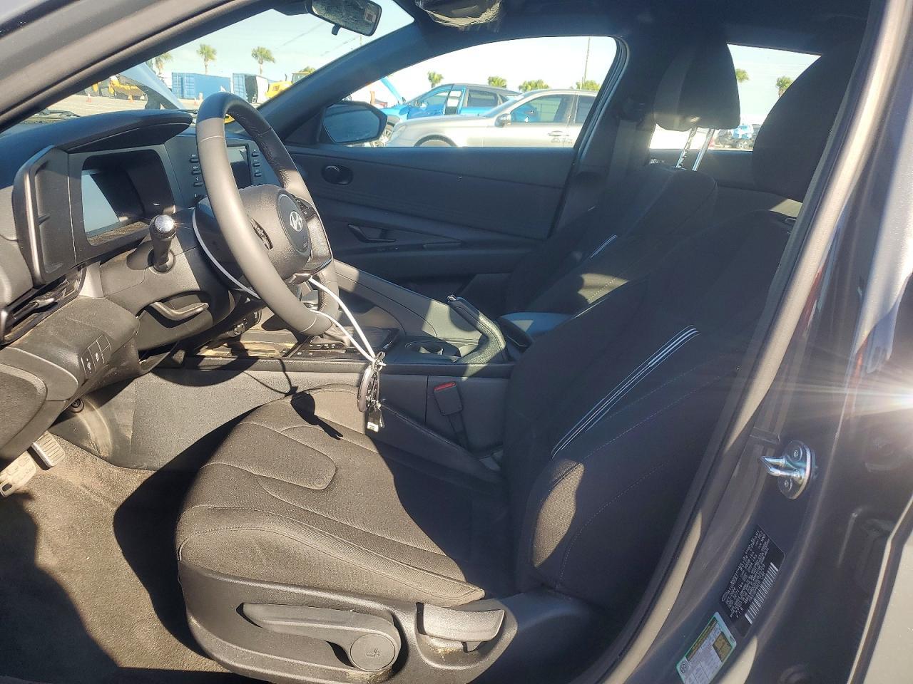 2025 Hyundai Elantra Sel Sport - Фото 7