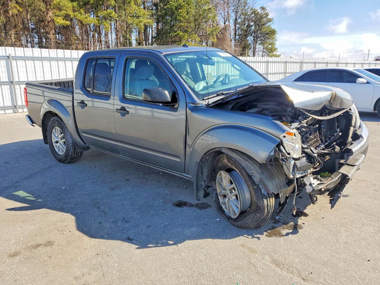 2017 Nissan Frontier - Image 4