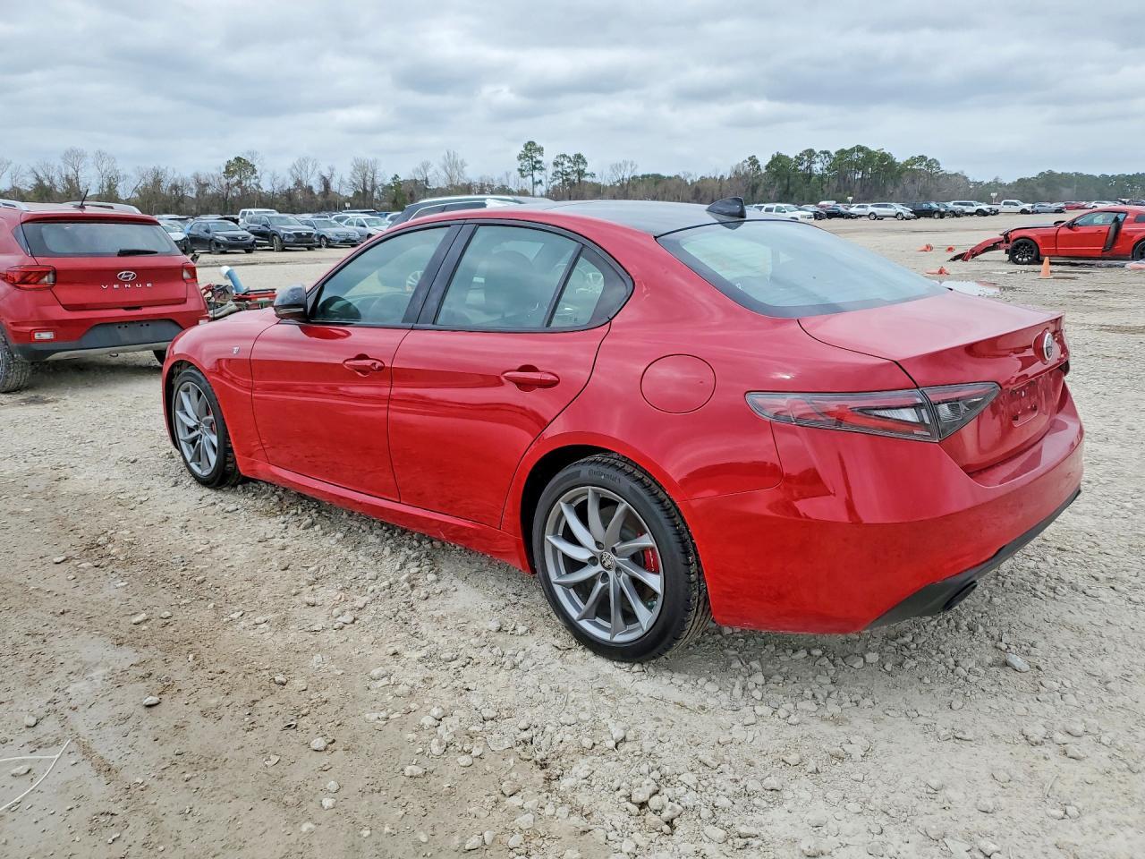 2024 Alfa Romeo Giulia Ti - Фото 2