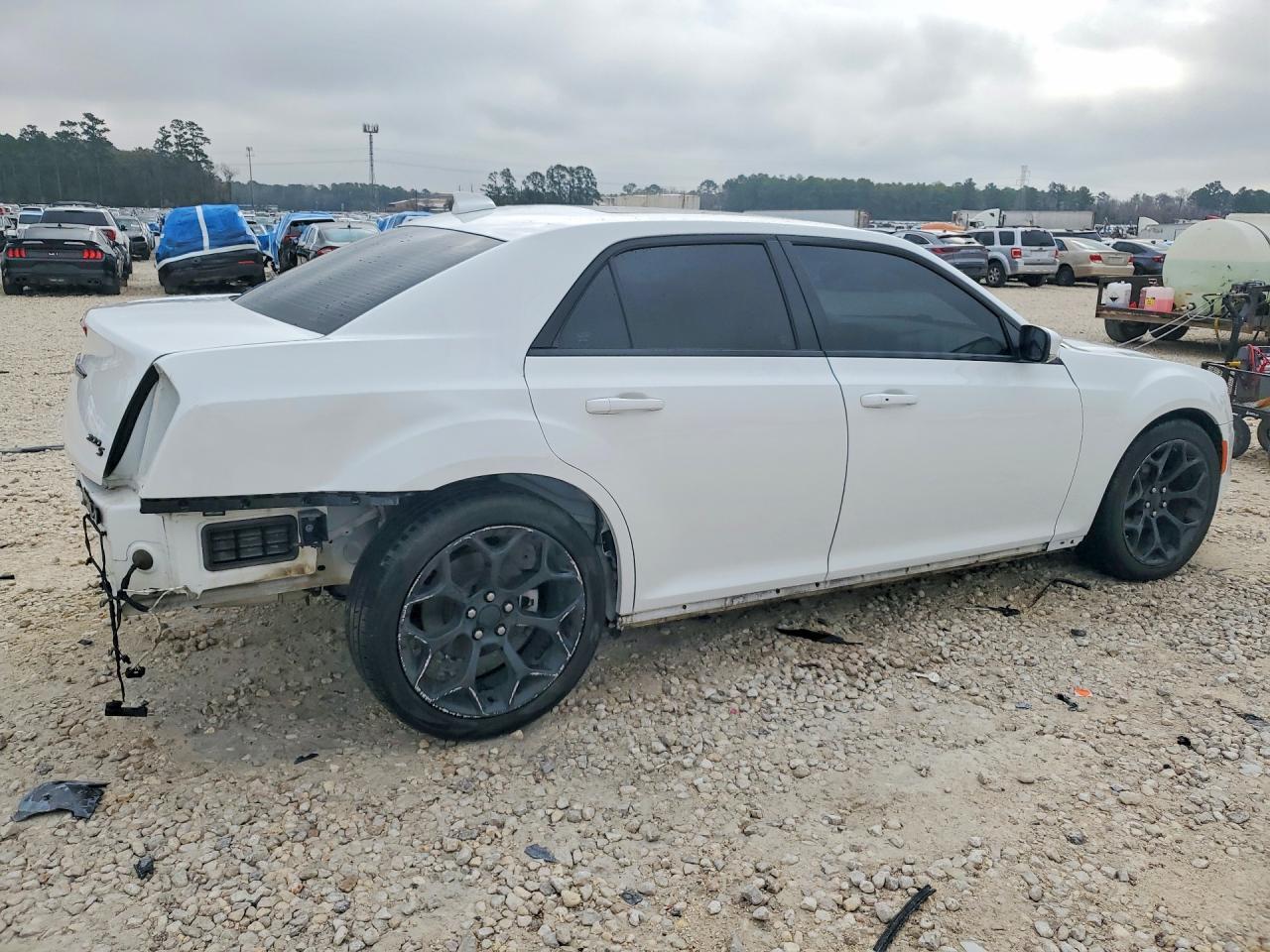 2021 Chrysler 300 S - Фото 3