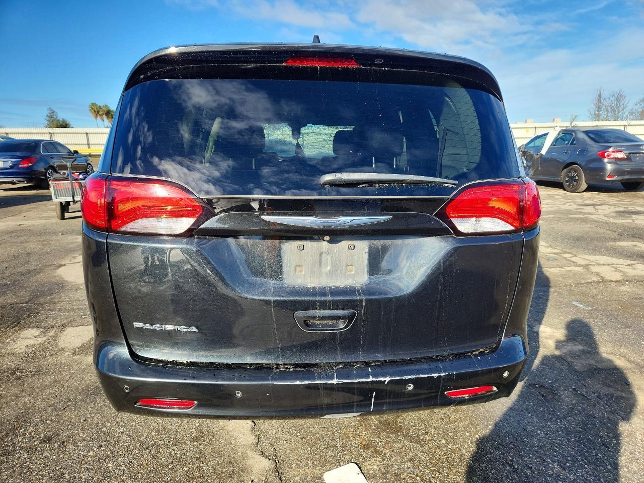 2017 Chrysler Pacifica Touring - Фото 6