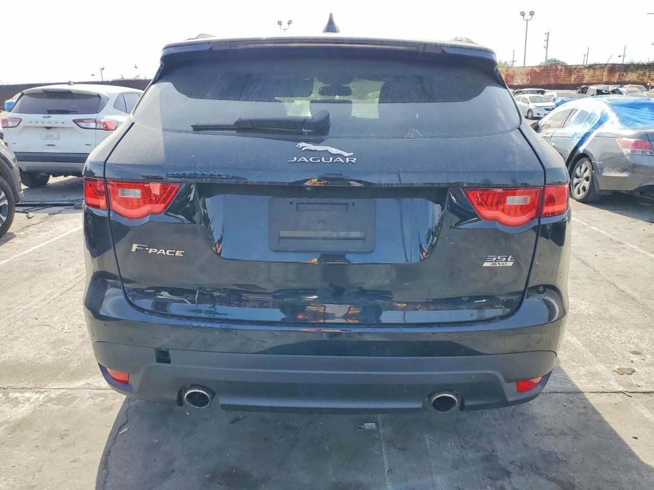 2017 Jaguar F-Pace Premium - Image 6