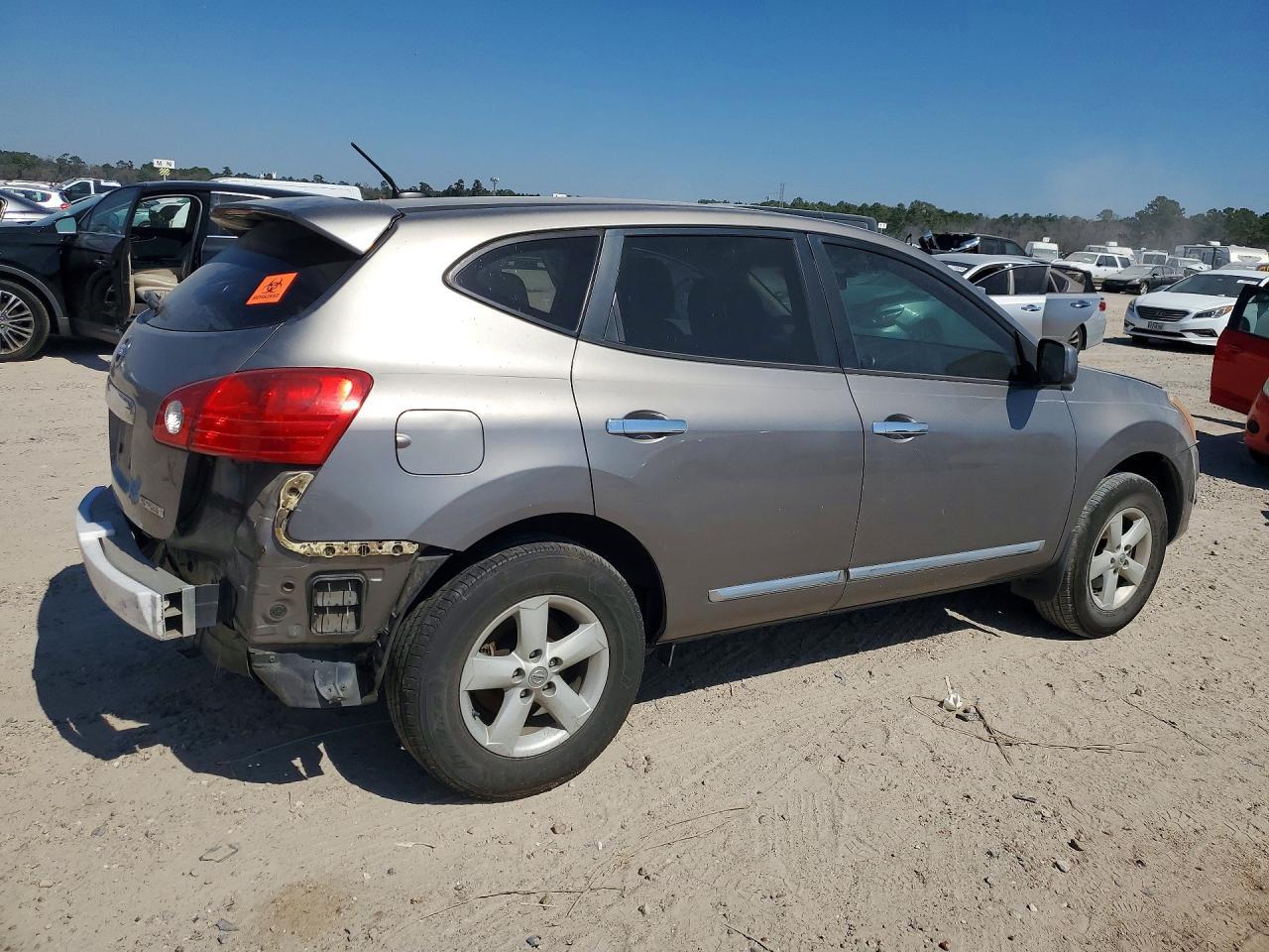 2013 Nissan Rogue S - Image 3